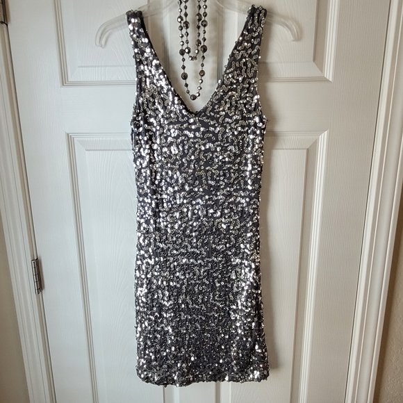 FARINELLI | Silver Sequin Dress - Small - Picture 3 of 7